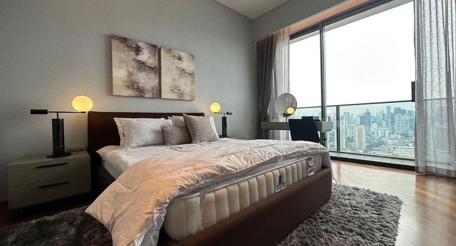 For rent 3 bedrooms condo in Watthana, Bangkok