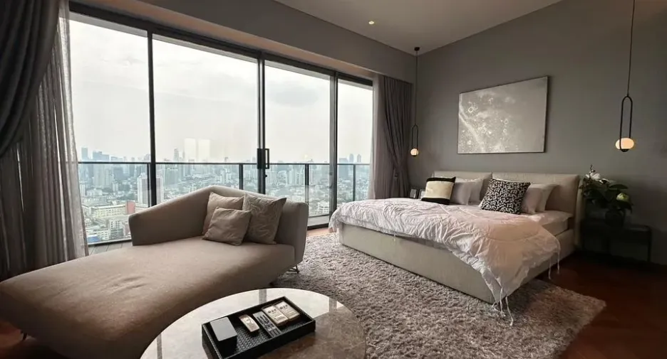 For rent 3 bedrooms condo in Watthana, Bangkok