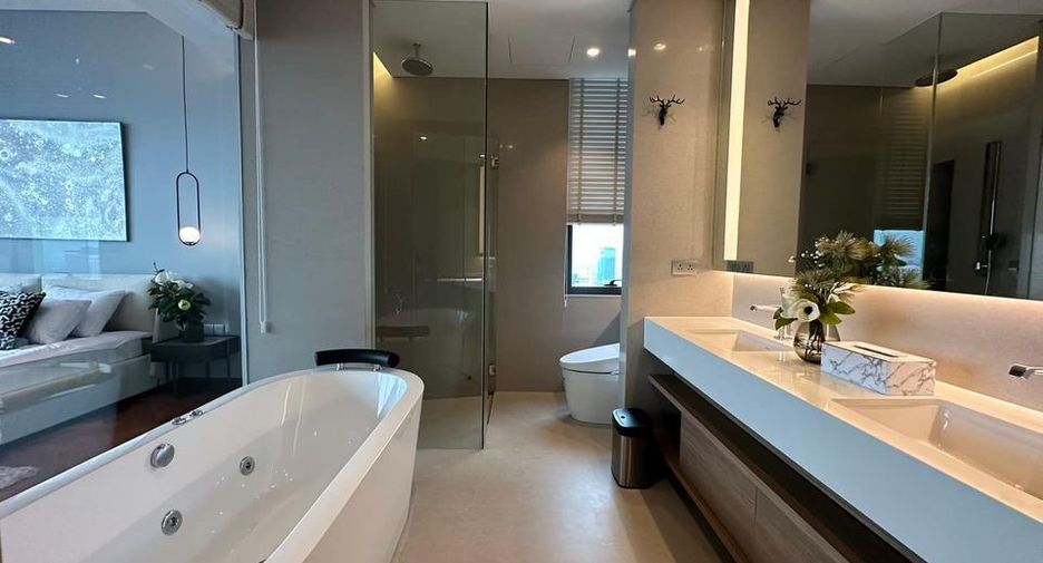 Wohnung zur Miete mit 3 Zimmer in Watthana, Bangkok