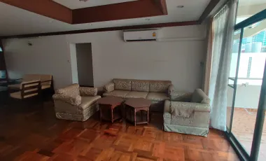 For rent 3 bedrooms apartment in Watthana, Bangkok