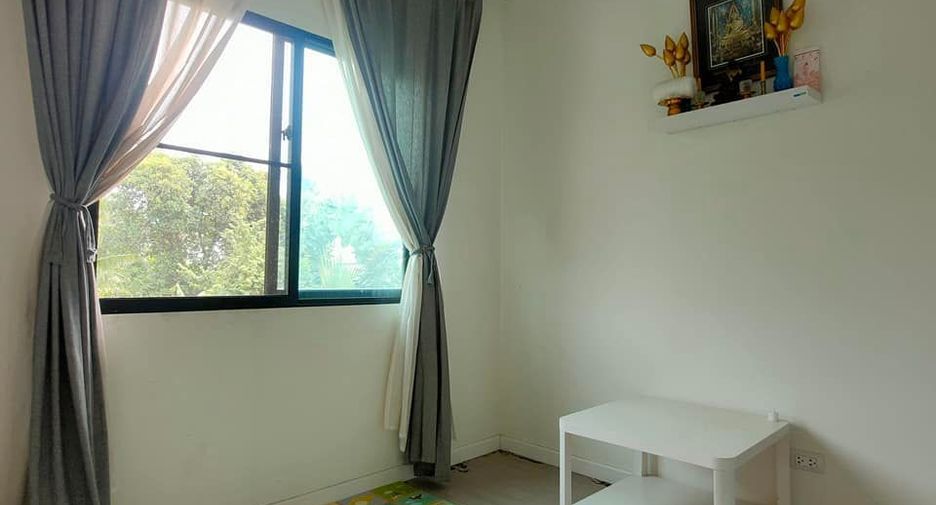 For rent 3 bedrooms townhouse in Phasi Charoen, Bangkok