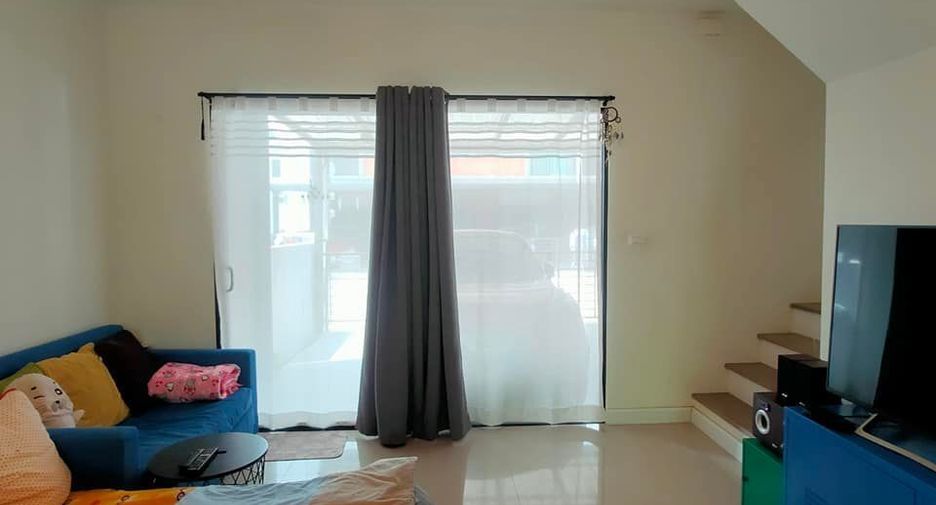 For rent 3 bedrooms townhouse in Phasi Charoen, Bangkok
