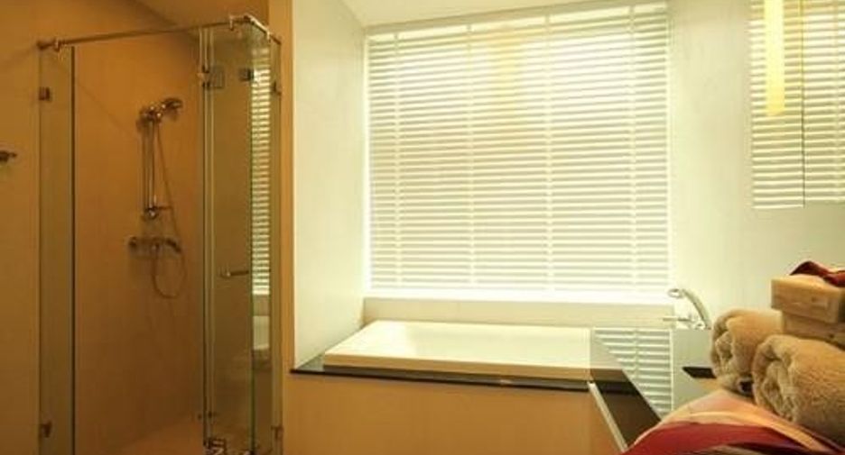 For rent 3 bedrooms condo in Watthana, Bangkok