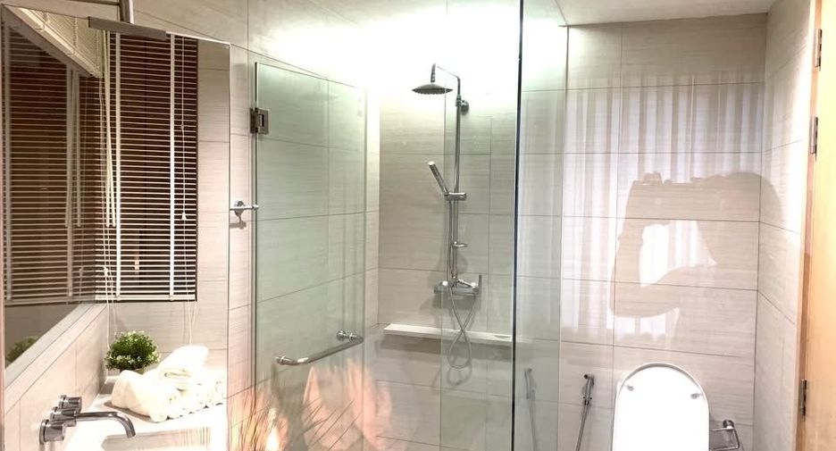 For rent studio condo in Khlong Toei, Bangkok