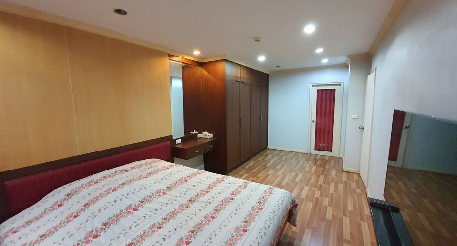 For rent 2 bedrooms condo in Watthana, Bangkok