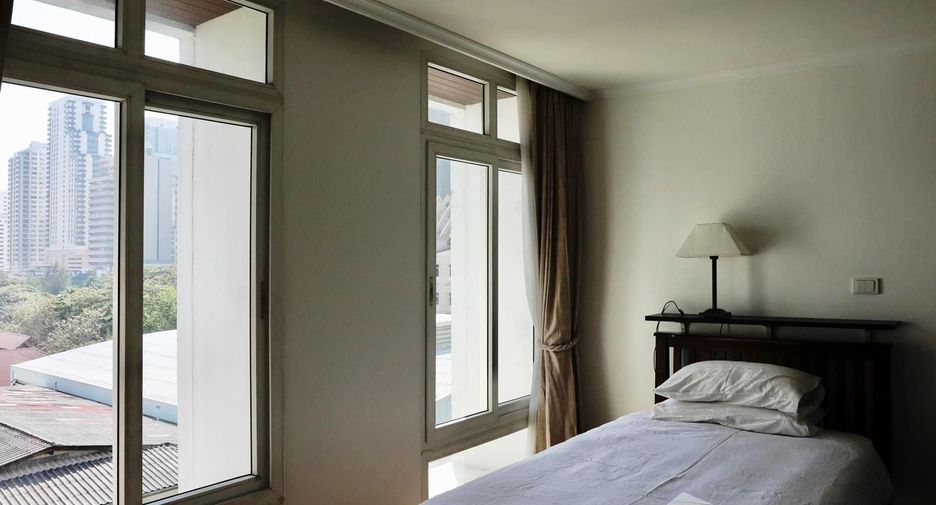 For rent 3 bedrooms condo in Watthana, Bangkok