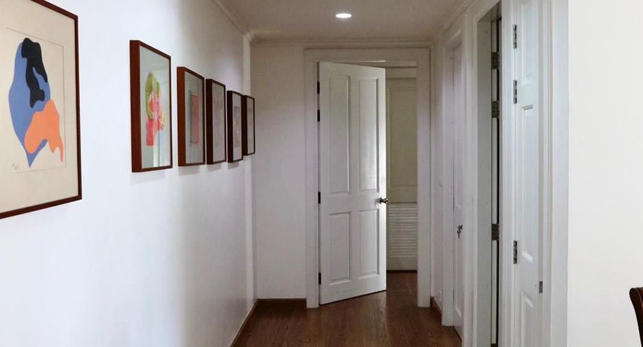 For rent 3 bedrooms condo in Watthana, Bangkok
