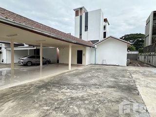 Haus zur Miete mit 9 Zimmer in Lat Phrao, Bangkok