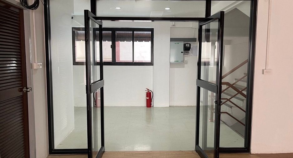 For rent office in Bang Kapi, Bangkok