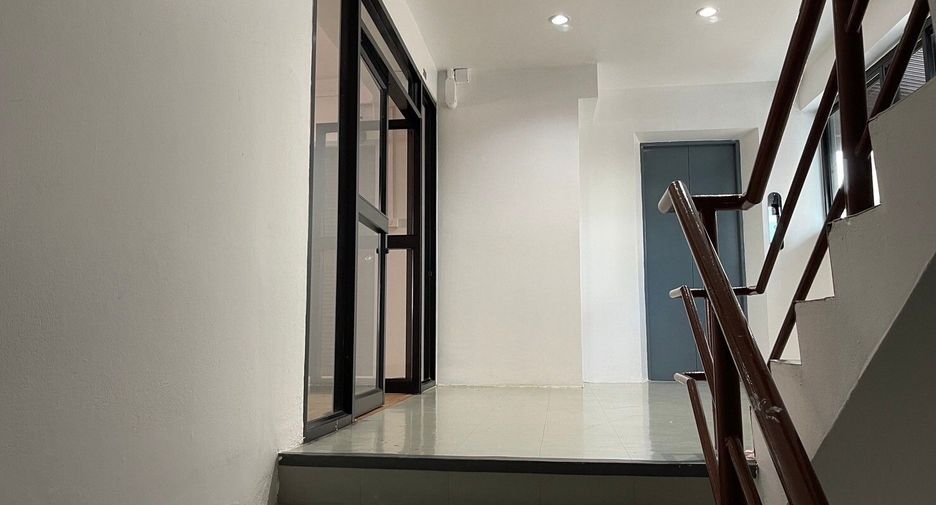 Büro zur Miete in Bang Kapi, Bangkok