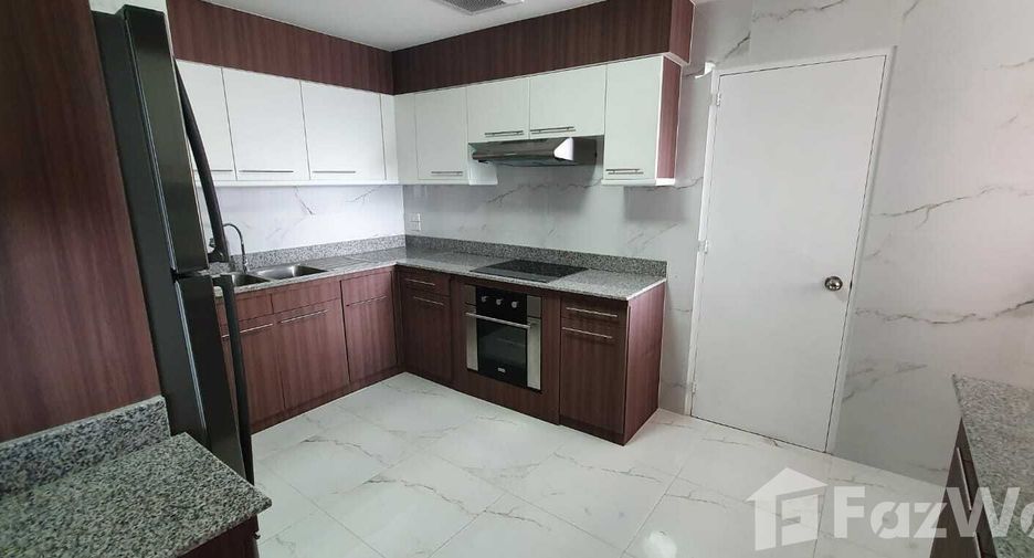 For rent 3 bedrooms condo in Khlong Toei, Bangkok