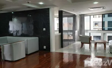 Condo en alquiler de 3 habitaciones en Khlong Toei, Bangkok