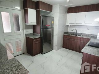Аренда 3 спальни кондо в Кхлонг Тоеи, Бангкок