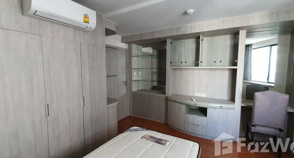 For rent 3 bedrooms condo in Khlong Toei, Bangkok