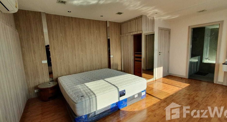 For rent 3 bedrooms condo in Khlong Toei, Bangkok