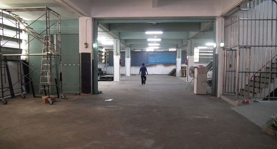 For rent retail Space in Taling Chan, Bangkok