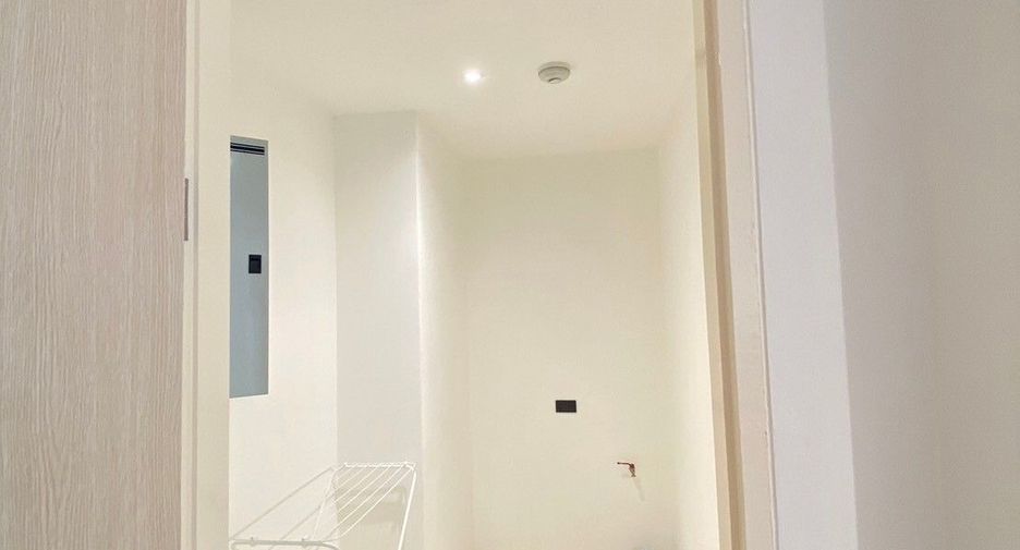 For rent 2 bedrooms apartment in Watthana, Bangkok