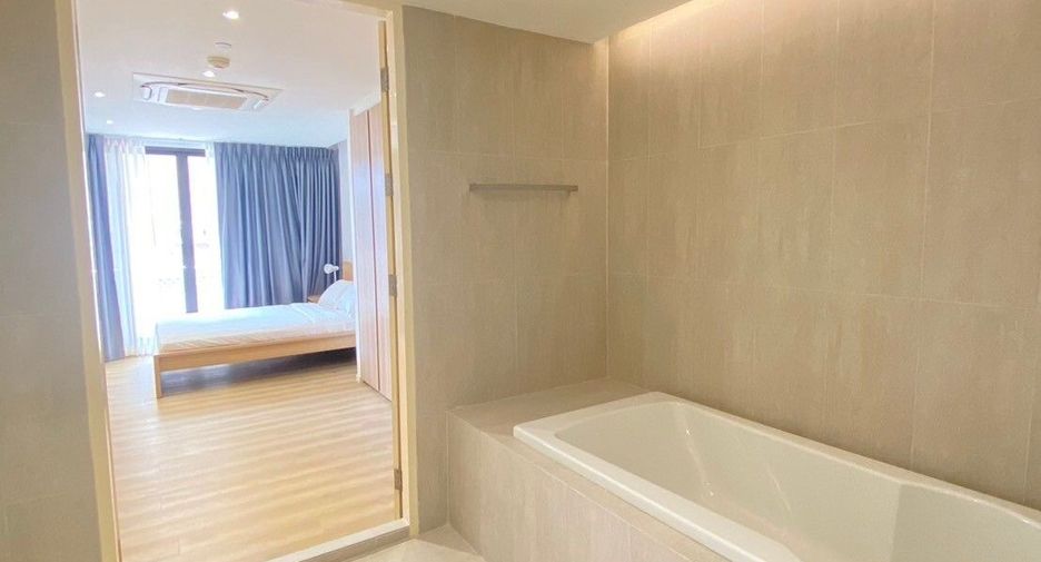 For rent 2 bedrooms apartment in Watthana, Bangkok