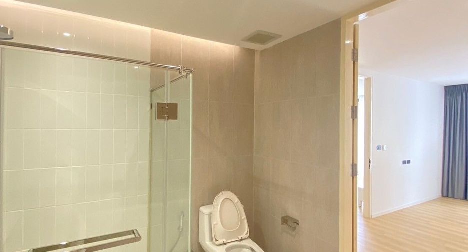 For rent 2 bedrooms apartment in Watthana, Bangkok