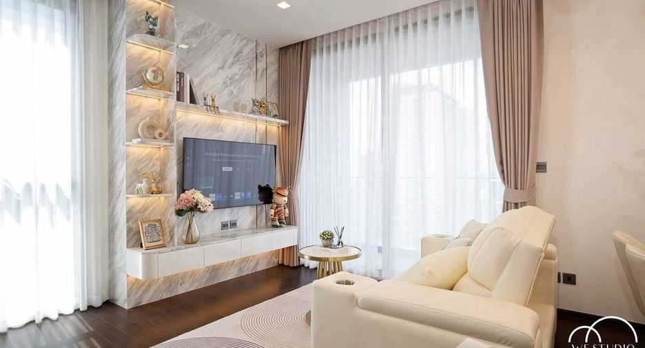 For rent 3 bedrooms condo in Pathum Wan, Bangkok