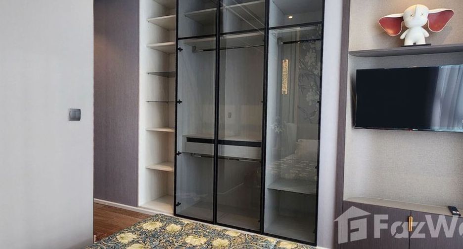 For rent 2 bedrooms condo in Pathum Wan, Bangkok