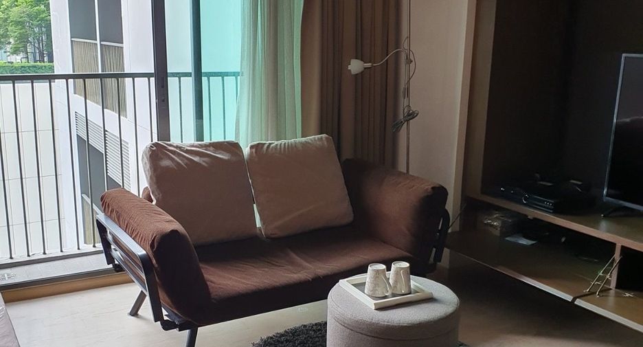 For rent studio condo in Khlong Toei, Bangkok
