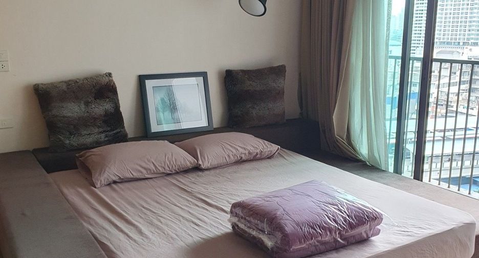For rent studio condo in Khlong Toei, Bangkok