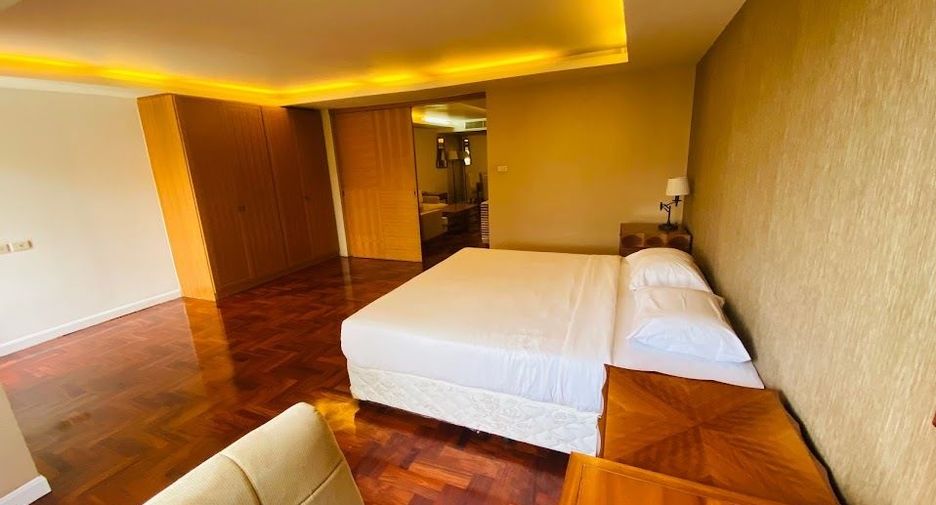 For rent 1 bed condo in Yan Nawa, Bangkok
