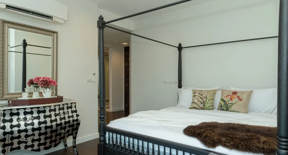 For rent 4 bedrooms condo in Pathum Wan, Bangkok