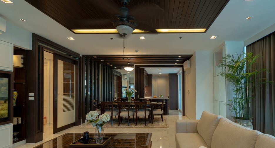 Condo en alquiler de 4 habitaciones en Pathum Wan, Bangkok