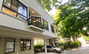 Casa en alquiler de 2 habitaciones en Khlong Toei, Bangkok