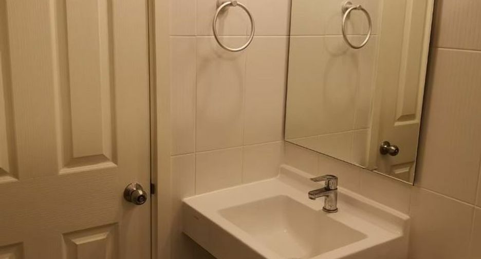 For rent studio condo in Yan Nawa, Bangkok