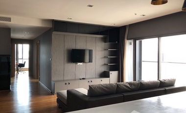 Condo en alquiler de 3 habitaciones en Khlong Toei, Bangkok