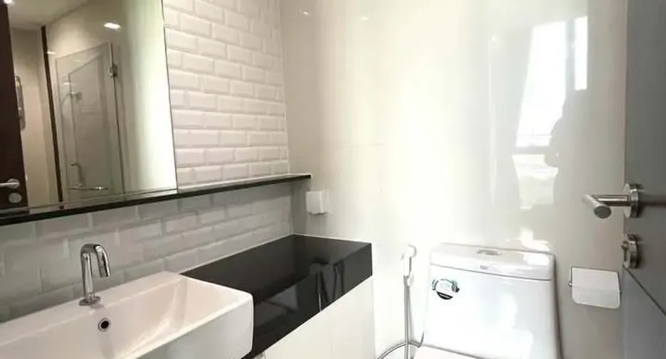 For rent 1 bed condo in Pathum Wan, Bangkok