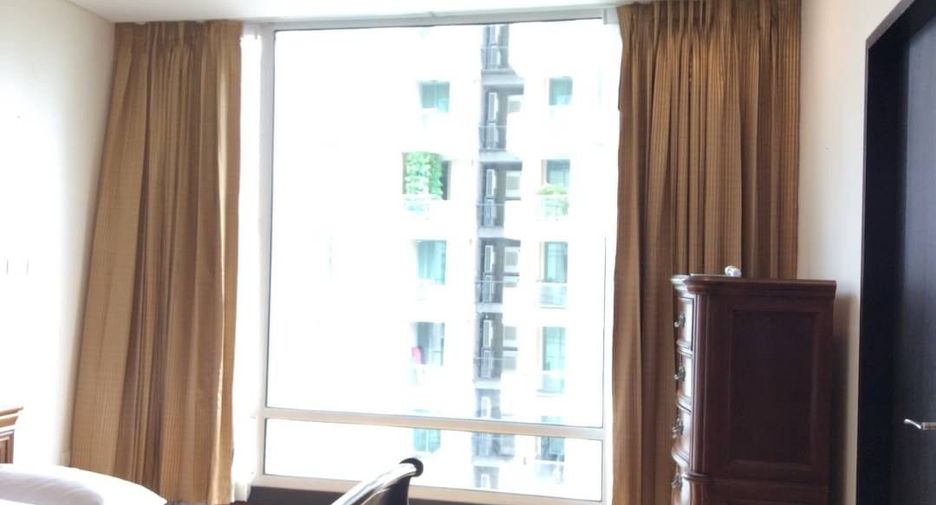 For rent 3 bedrooms condo in Pathum Wan, Bangkok