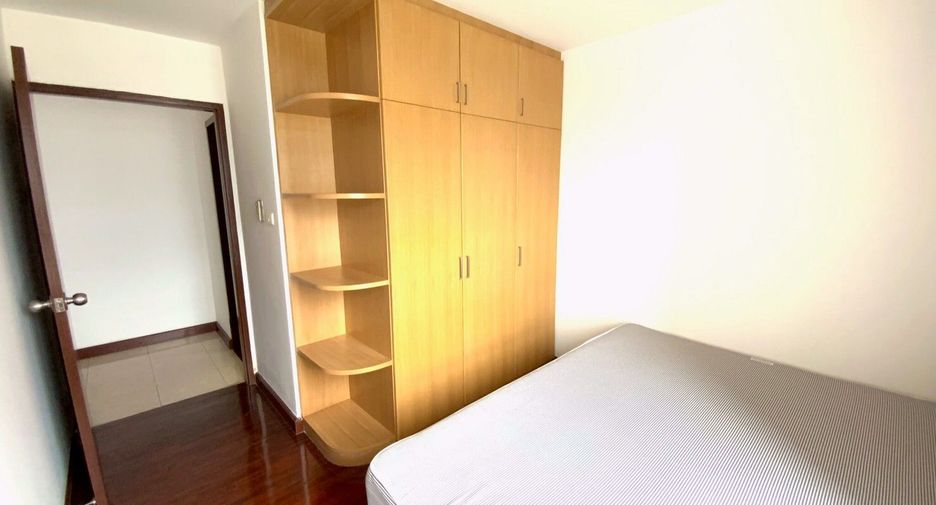 For rent 3 bedrooms condo in Bang Kho Laem, Bangkok