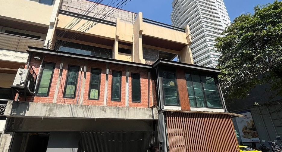 Gewerbefläche zur Miete in Khlong Toei, Bangkok