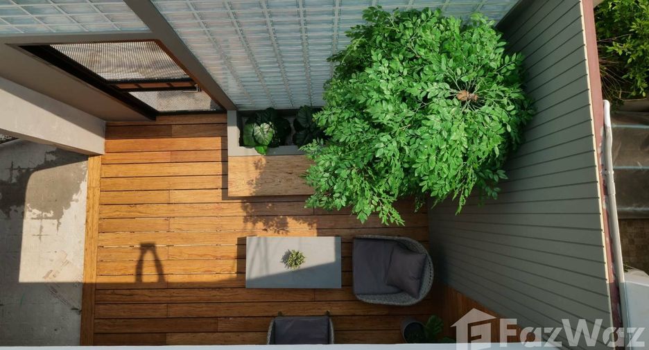 Casa en alquiler de 3 habitaciones en Phra Khanong, Bangkok