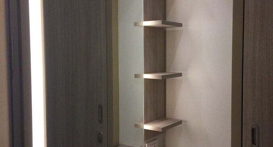 For rent 2 bedrooms condo in Pathum Wan, Bangkok