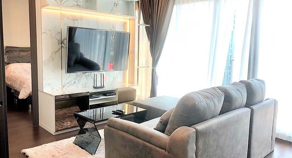 For rent 2 bedrooms condo in Watthana, Bangkok