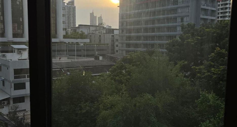 For rent 1 bed condo in Sathon, Bangkok