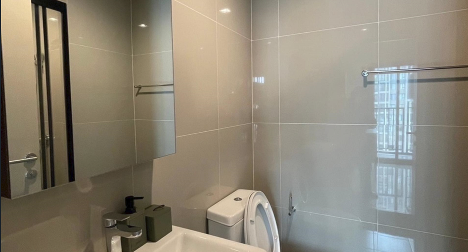 For rent 1 bed condo in Watthana, Bangkok