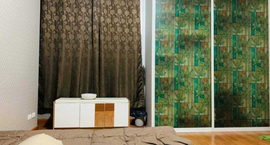 For rent 2 bedrooms condo in Thon Buri, Bangkok