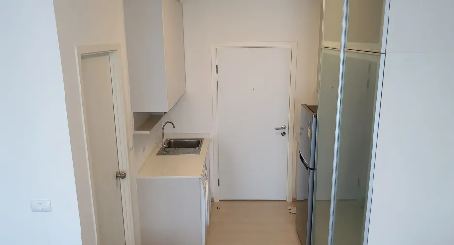 For rent studio condo in Huai Khwang, Bangkok