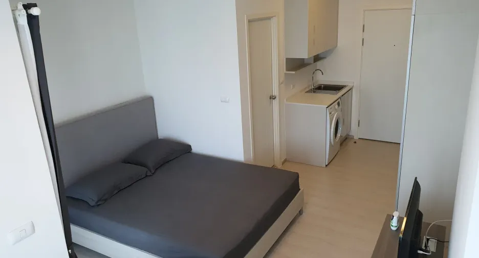 For rent studio condo in Huai Khwang, Bangkok