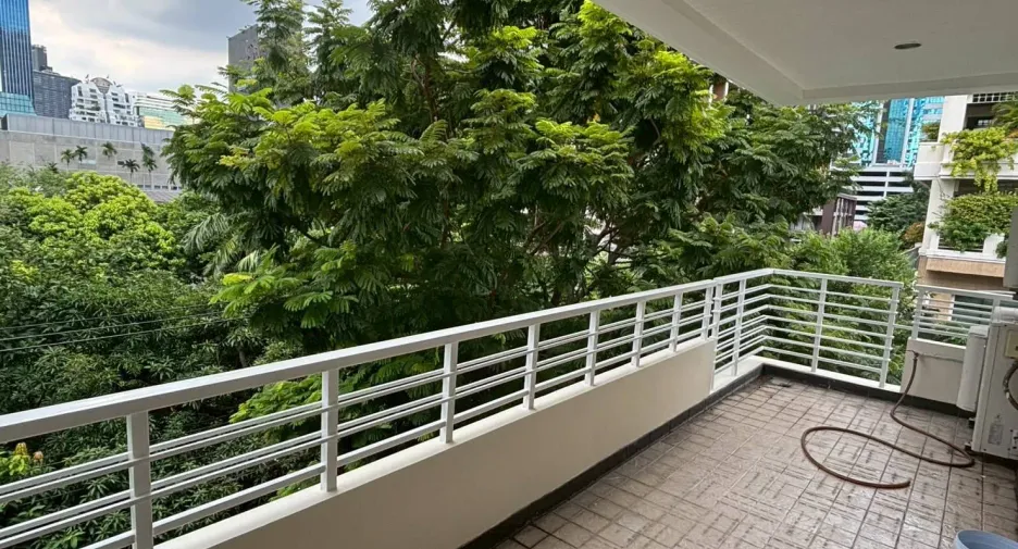 For rent 3 bedrooms apartment in Sathon, Bangkok