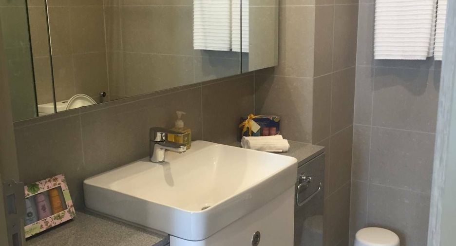 For rent 1 bed condo in Pathum Wan, Bangkok