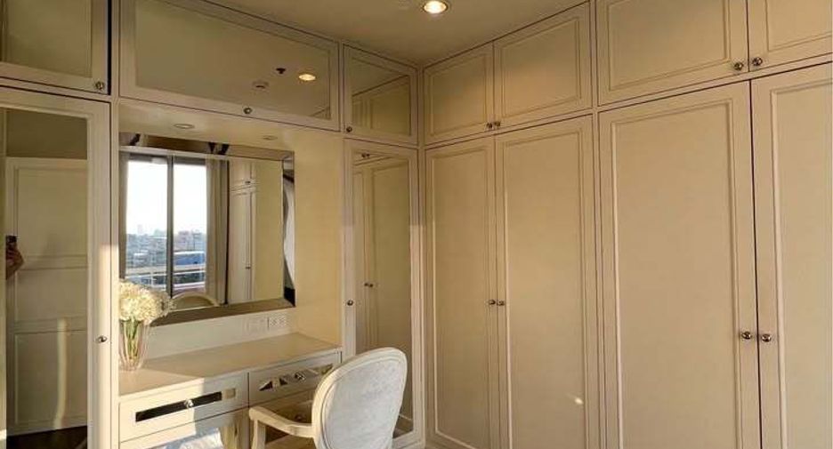 For rent 2 bedrooms condo in Ratchathewi, Bangkok