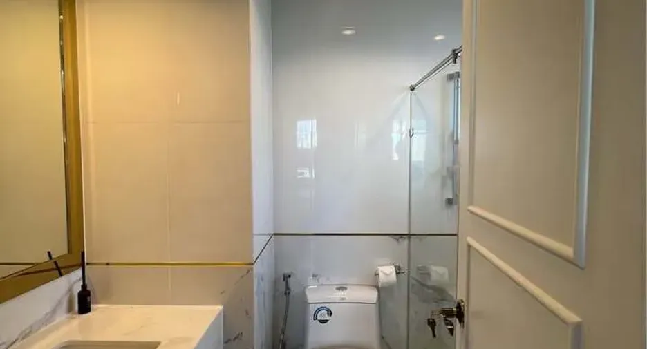 For rent 2 bedrooms condo in Ratchathewi, Bangkok