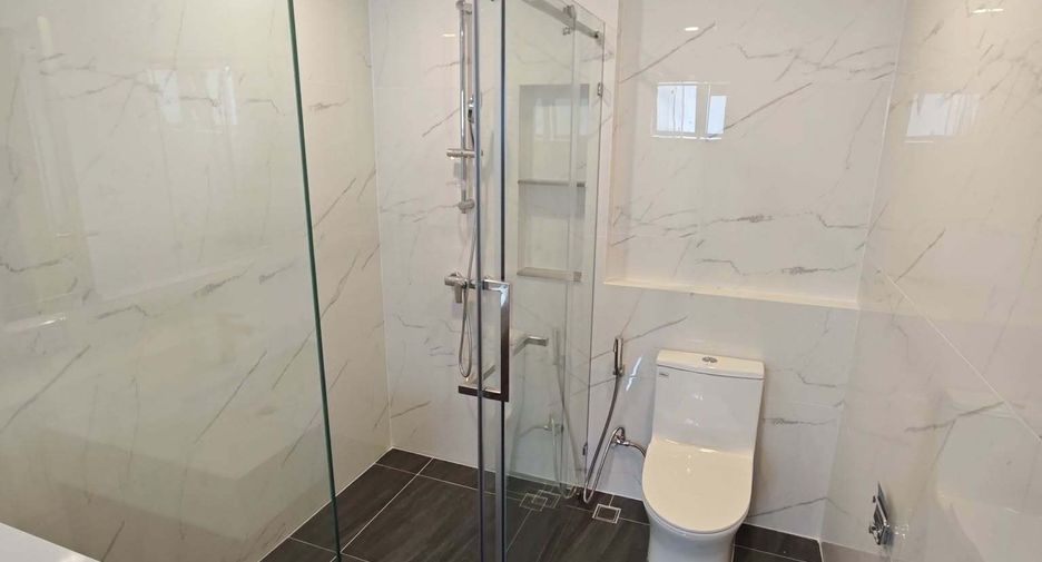 For rent 4 bedrooms house in Don Mueang, Bangkok